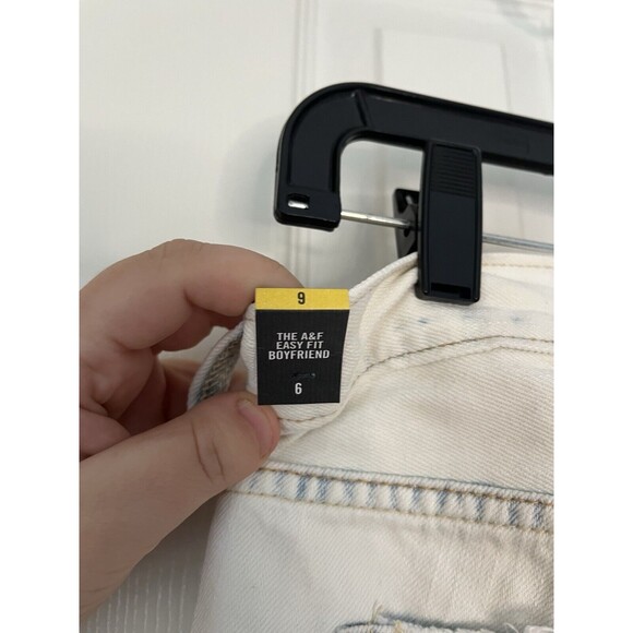 NWT Abercrombie & Fit Easy Fit Boyfriend Acid Wash Distressed Jeans Women 6 - Picture 9 of 11